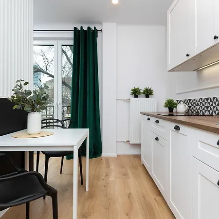 Chmielna By Renters * Warszawa